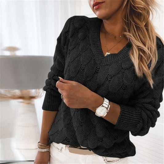 V-neck and long sleeves in openwork knit fabric