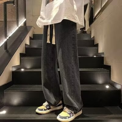 Casual American-style wide-leg trousers