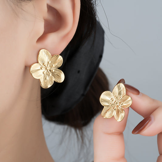1 Pair Gold Flower Stud Earrings